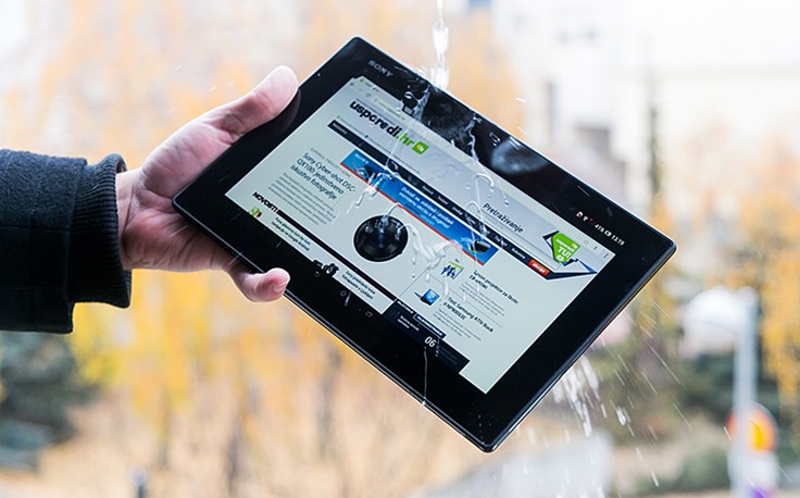Xperia Tablet Z voda (3).jpg